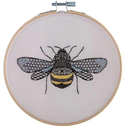 Набір для вишивання в техніці блэкворк Anchor Blackwork Bee (Бджілка) ABW0001