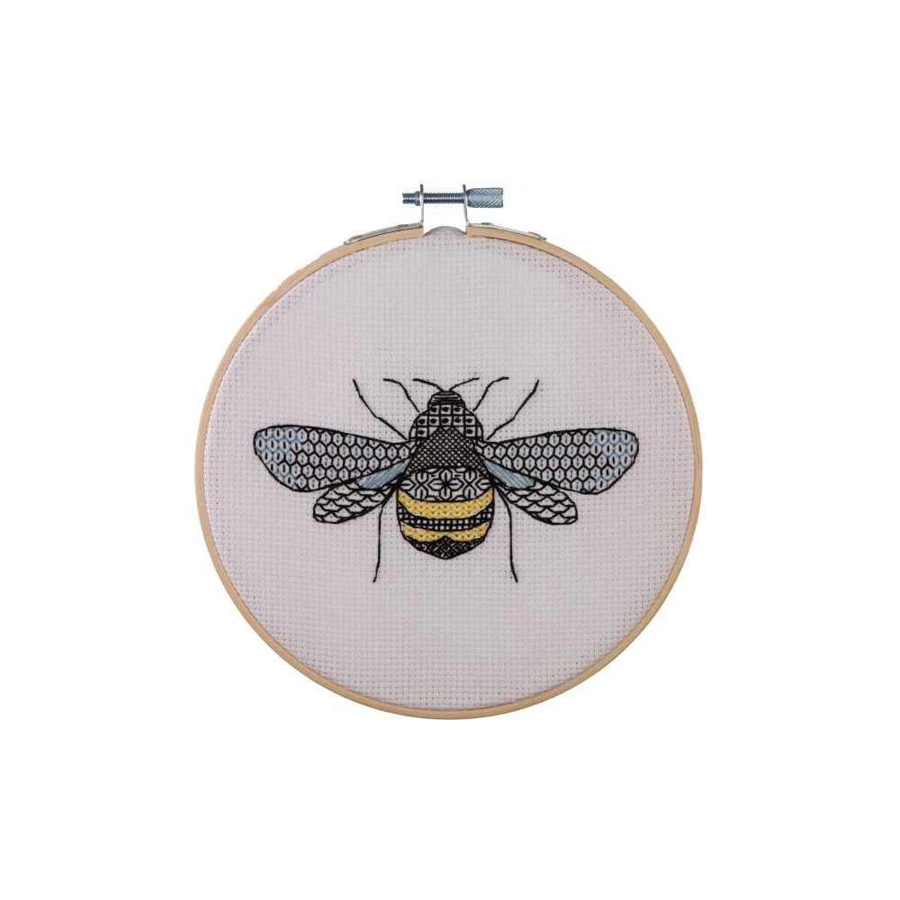 Набір для вишивання в техніці блекворк Anchor Blackwork Bee (Бджілка) ABW0001 Набір для вишивання в техніці блекворк Anchor Blackwork Bee (Бджілка) ABW0001
