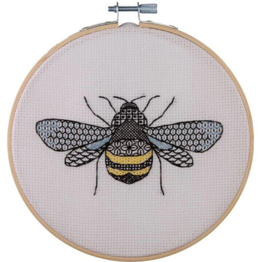 Набір для вишивання в техніці блекворк Anchor Blackwork Bee (Бджілка) ABW0001