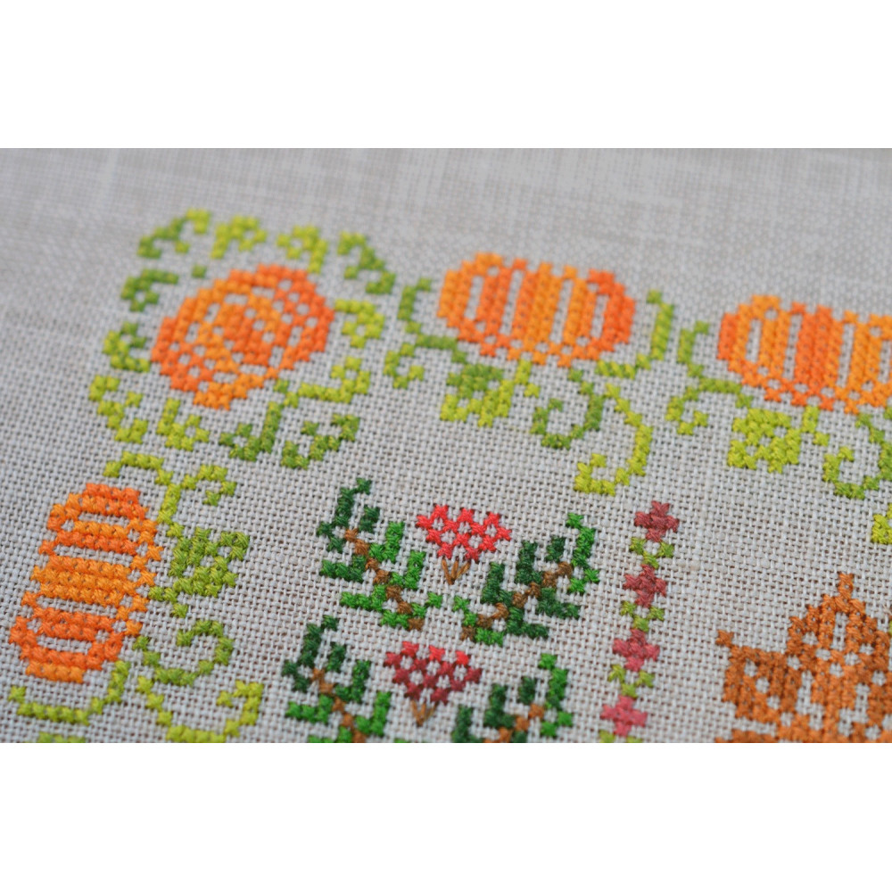 Counted Cross Stitch Autumn Symphony sampler Tela-Artis X-020, Evenweave Fabric, hand-dyed DMC