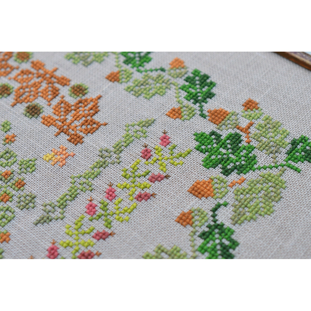 Counted Cross Stitch Autumn Symphony sampler Tela-Artis X-020, Evenweave Fabric, hand-dyed DMC