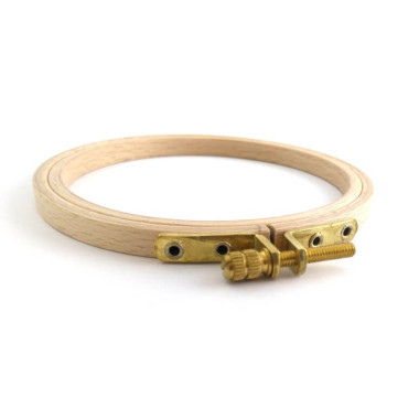 Round Hoop with screw from beech for embroidery 12,5 см Mein Hobby 202-1